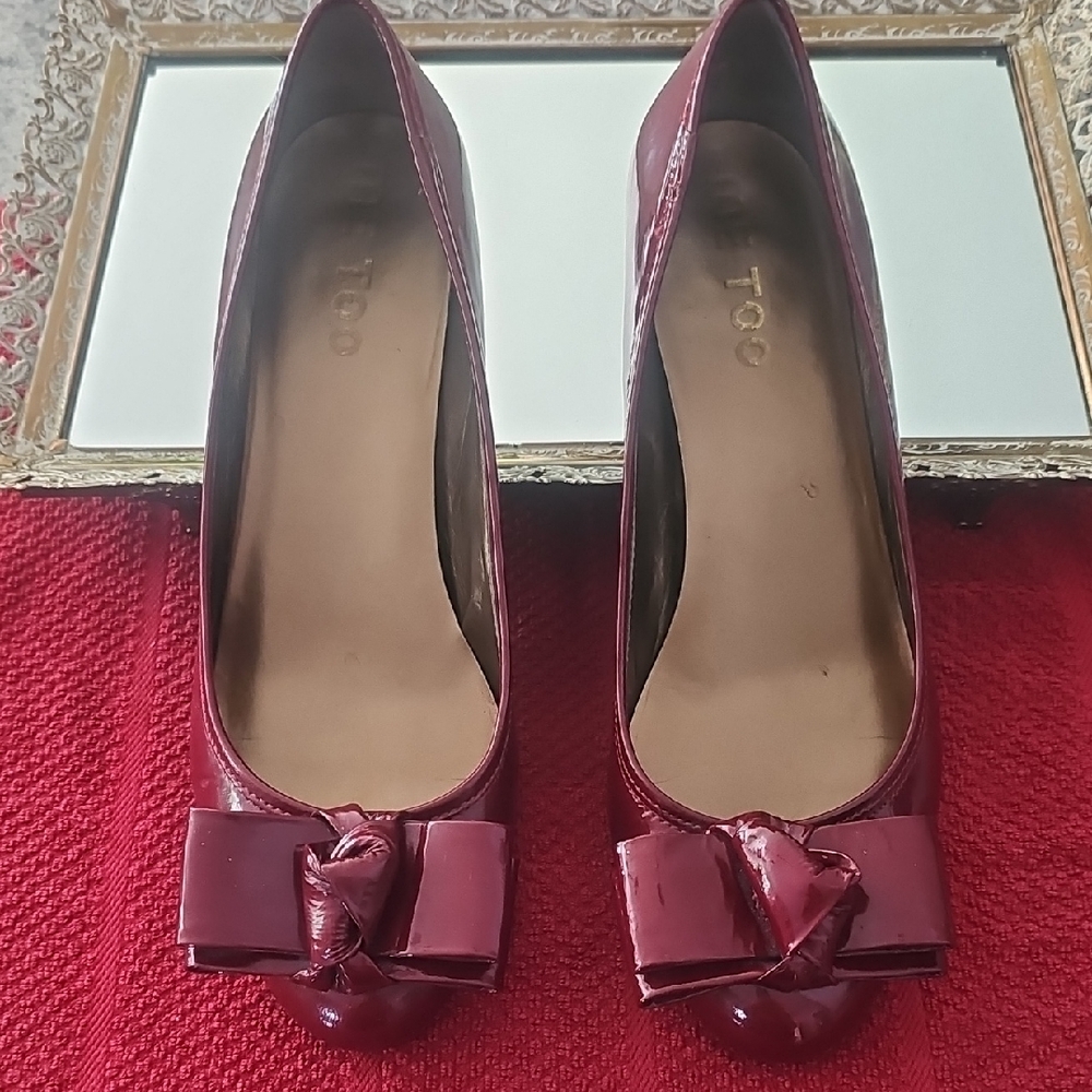 Me Too Women's Deep Red Bow Heels